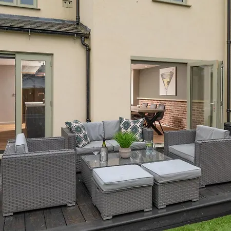 Designer Cotswold Post House With External Sauna Tetbury Exterior photo