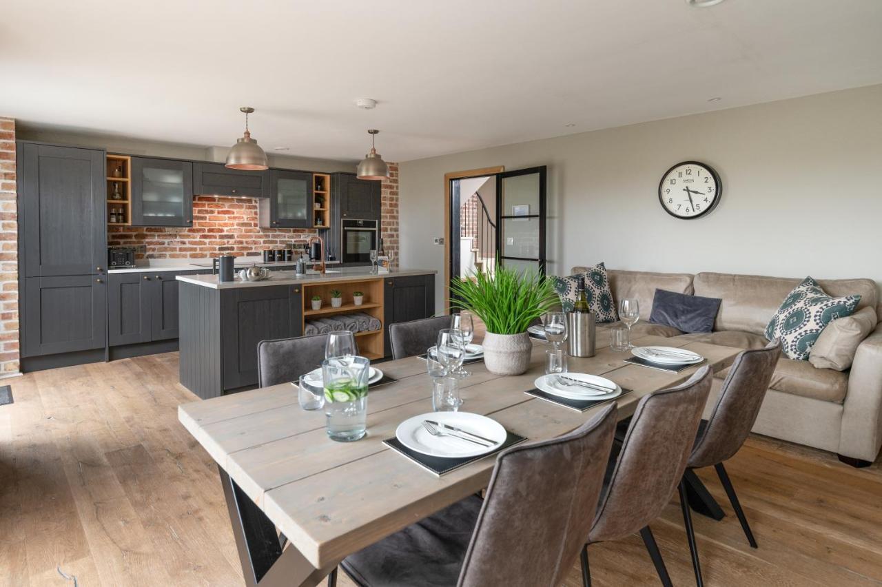 Holiday home Designer Cotswold Post House With External Sauna