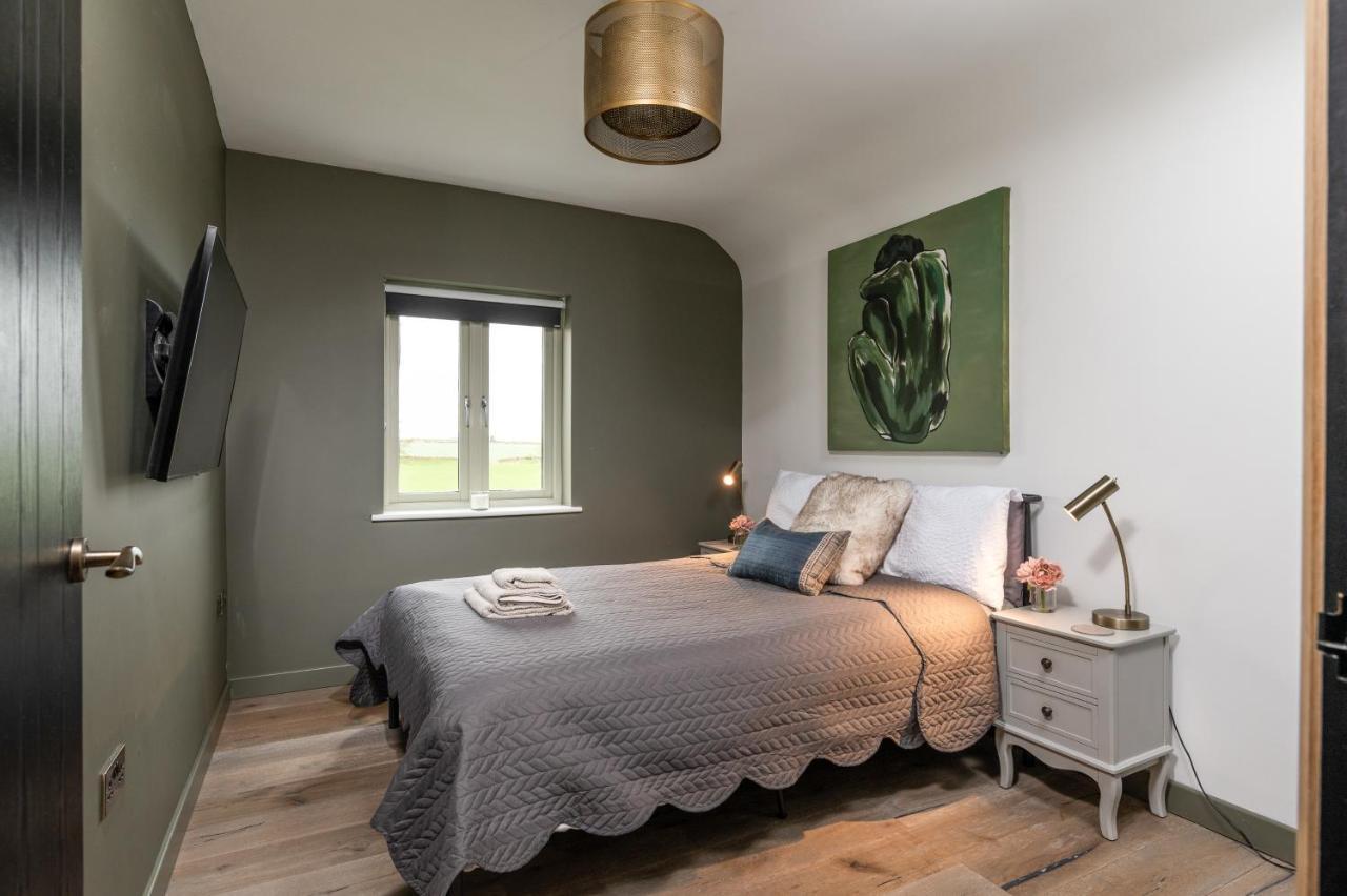 Designer Cotswold Post House With External Sauna * Tetbury