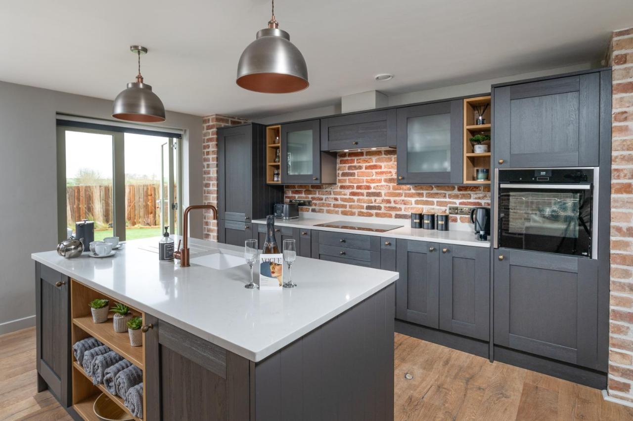 Holiday home Designer Cotswold Post House With External Sauna *