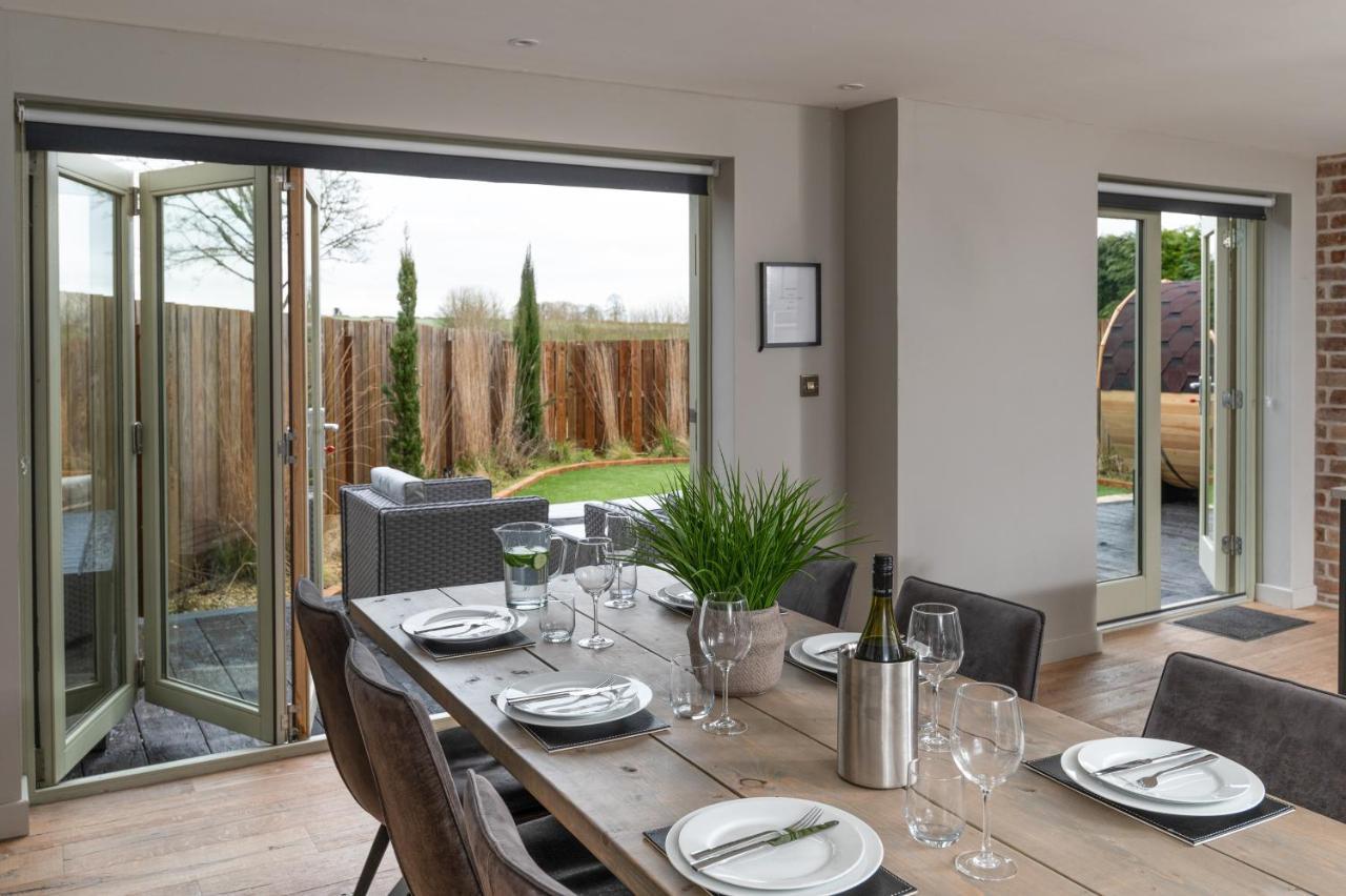 Designer Cotswold Post House With External Sauna * Tetbury