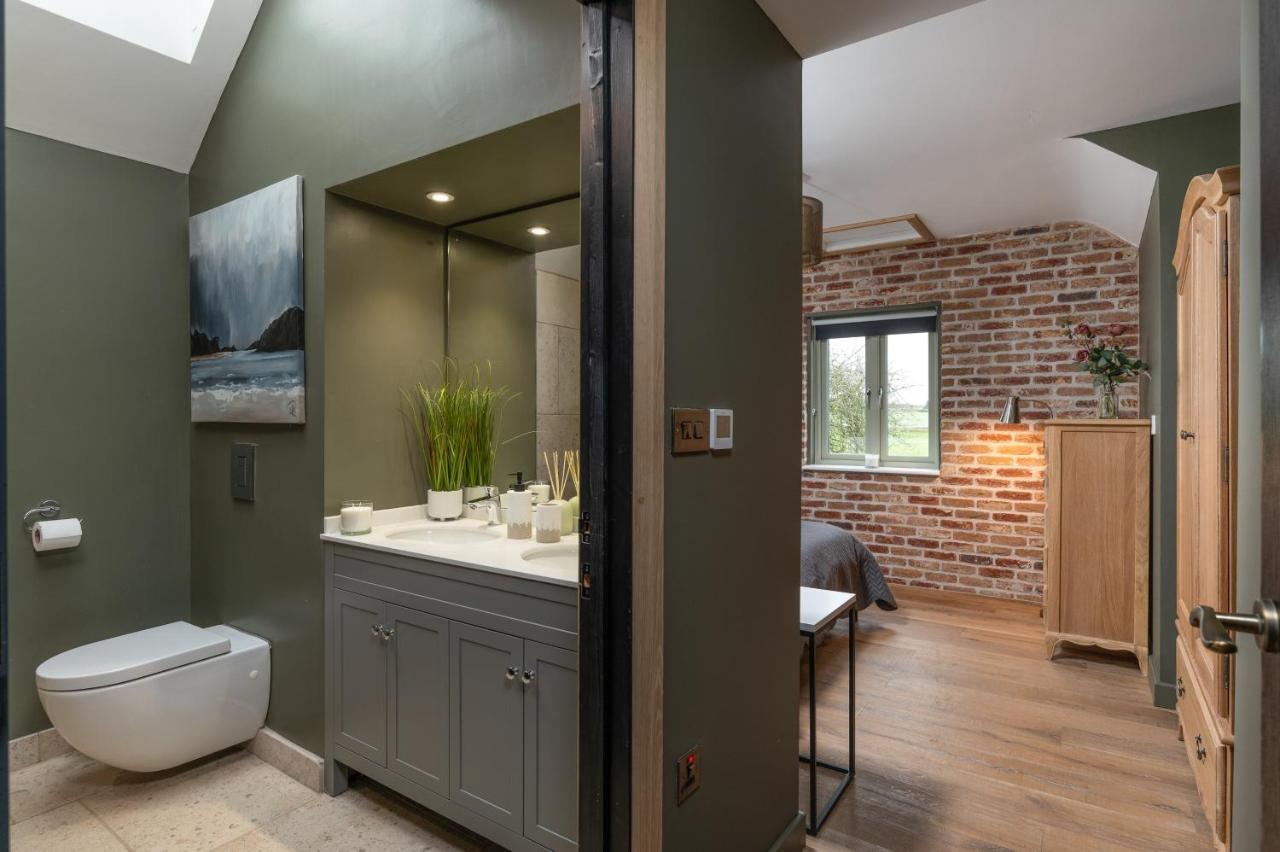 Designer Cotswold Post House With External Sauna Дом отдыха